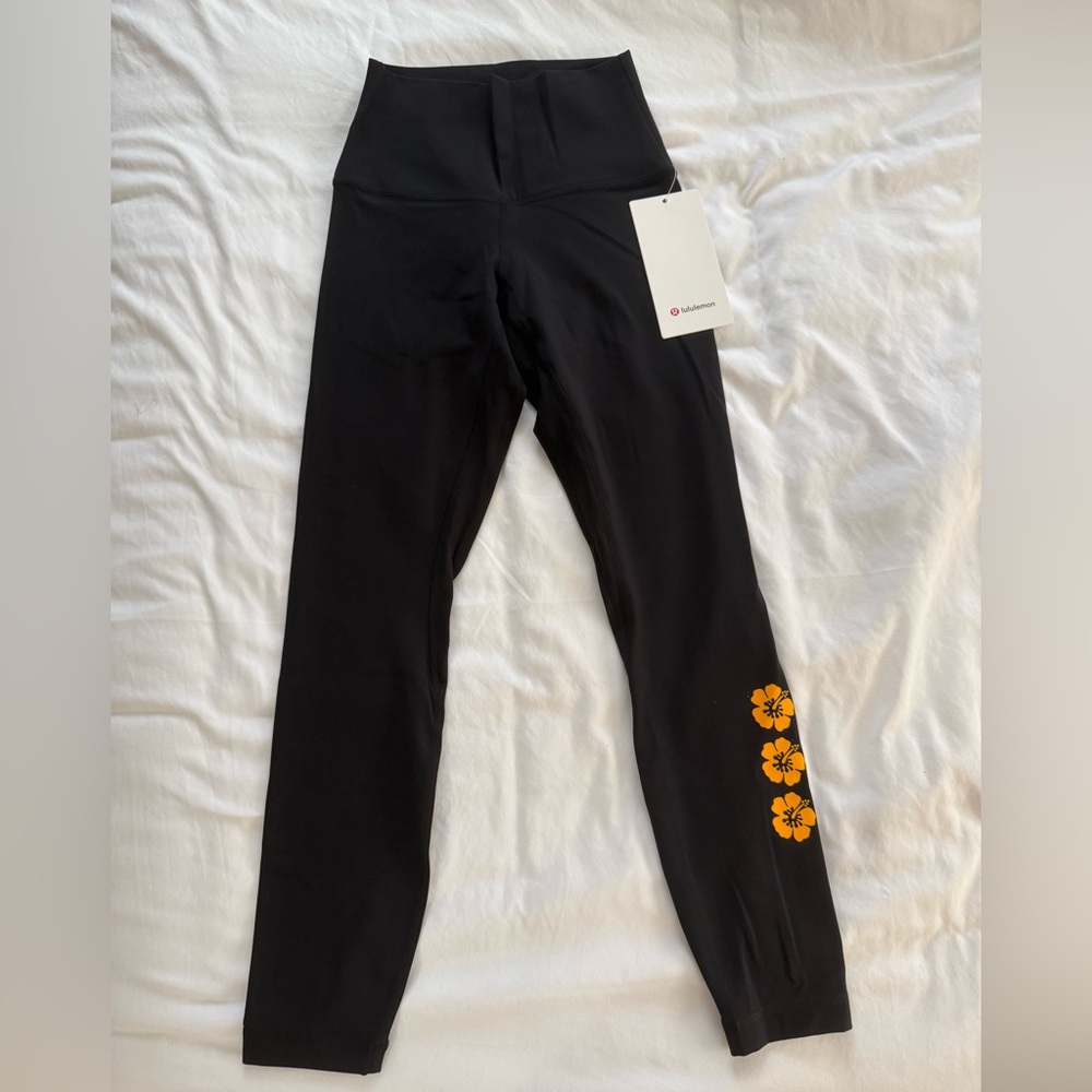 NWT Lululemon Black Align HR 25" Hawaii Flowers
Islands Leggings Pants size 4